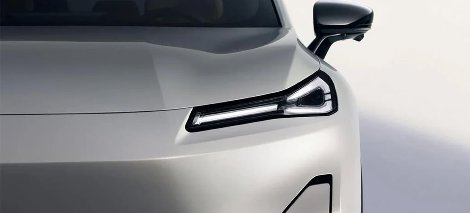 Faros delanteros y traseros full LED con encendido automatico.