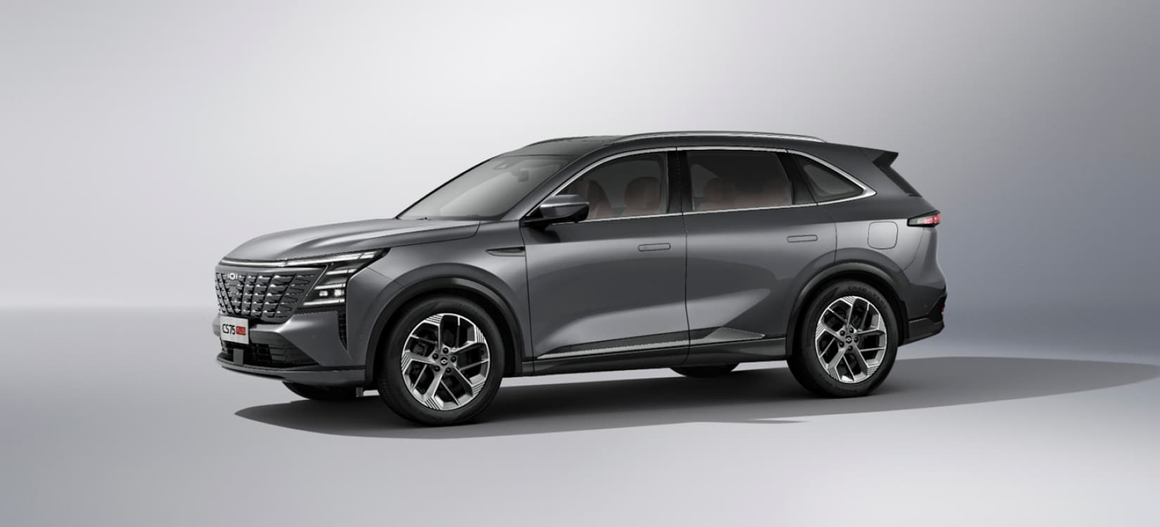 Espejos laterales con ajuste electrico y luz LED direccional. Espejos laterales plegables automaticamente al cerrar.