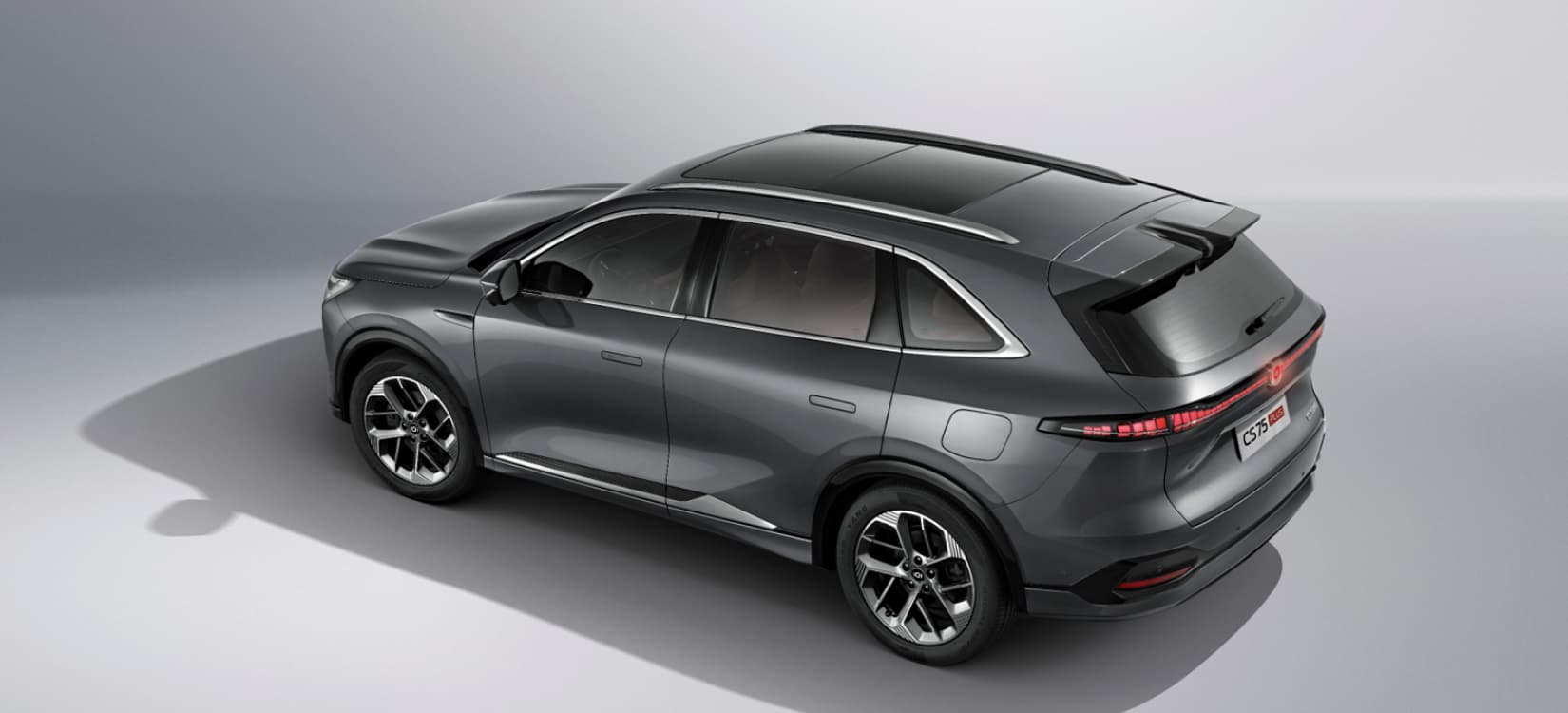 Sensores de estacionamiento delanteros y traseros. Cajuela con apertura electrica.