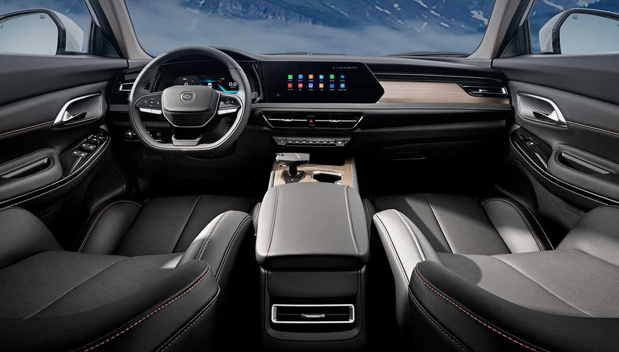 Asiento del conductor con ajuste electrico de 6 posiciones, calefactable y ventilado, y asiento del copiloto con ajuste de 4 posiciones.