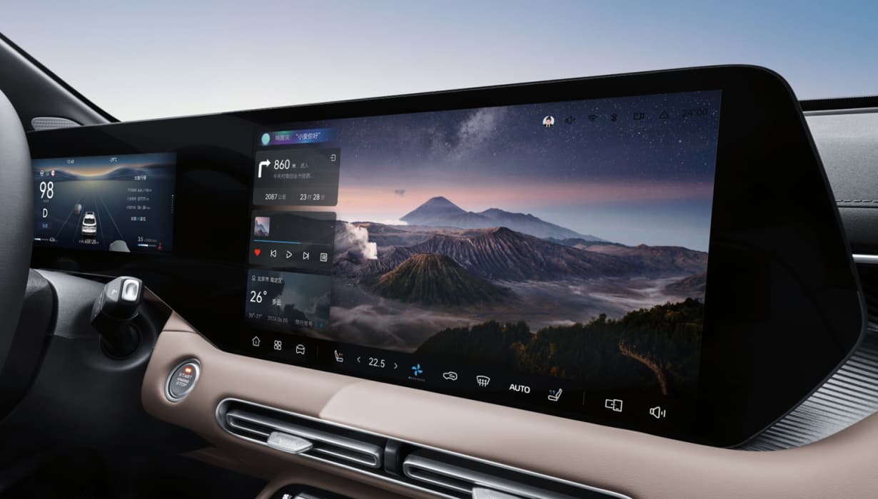 CHANGAN CONNECT: control remoto del vehiculo, navegacion en linea, actualizaciones OTA y cargador de telefono inalambrico de 15W.