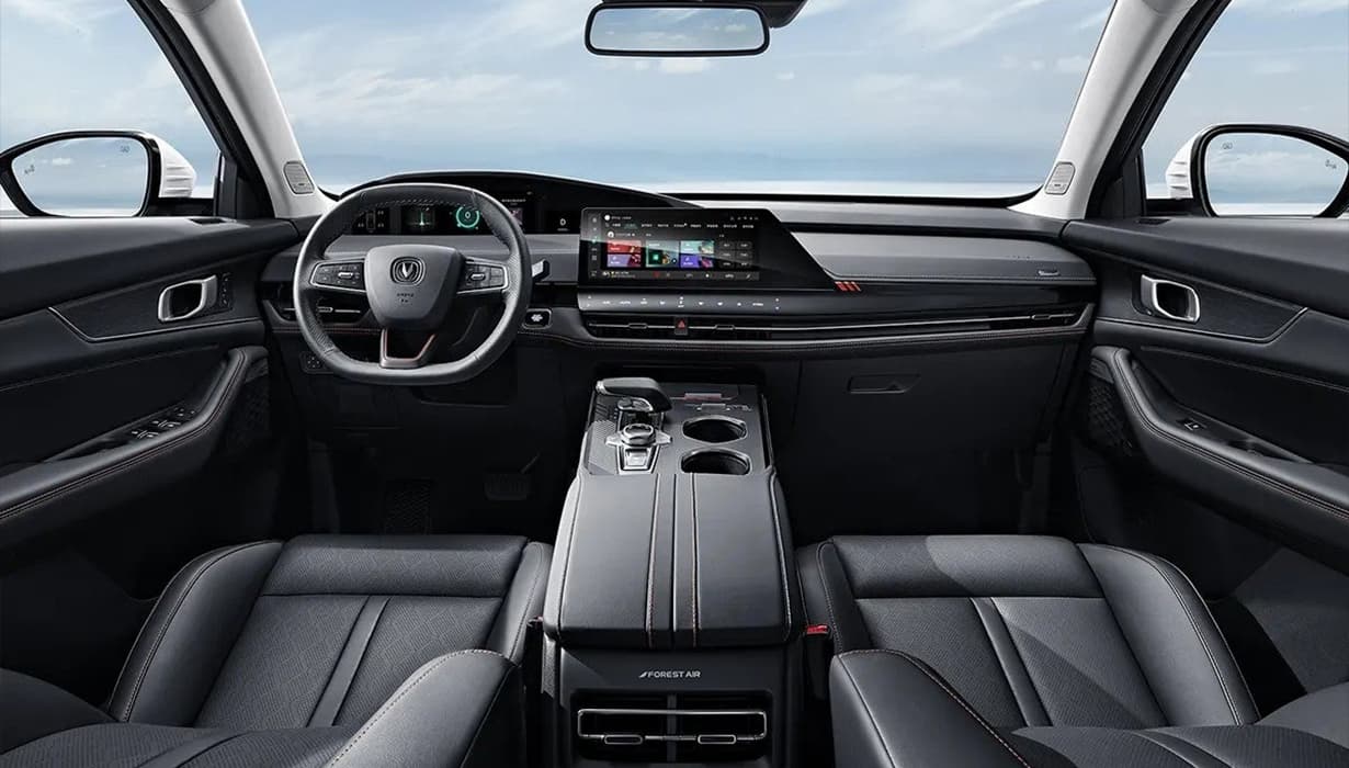 Vestiduras con piel sintetica.